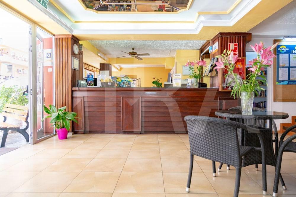 Apartamentos Park Plaza ปูแอร์โตเดลาครูซ ภายนอก รูปภาพ