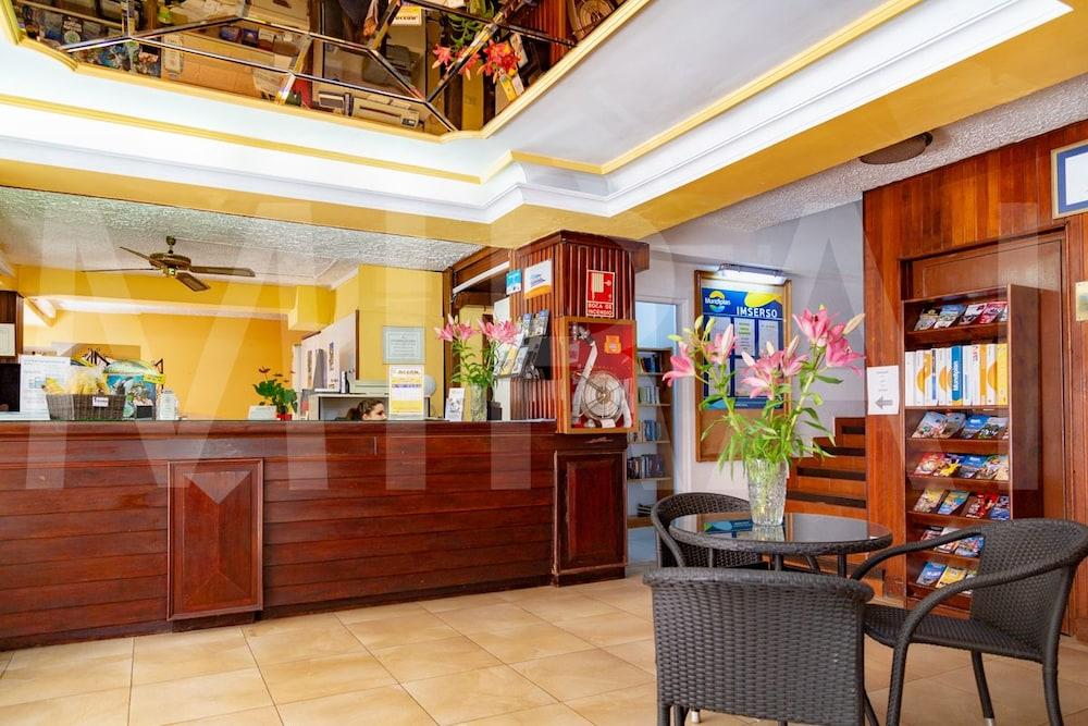 Apartamentos Park Plaza ปูแอร์โตเดลาครูซ ภายนอก รูปภาพ
